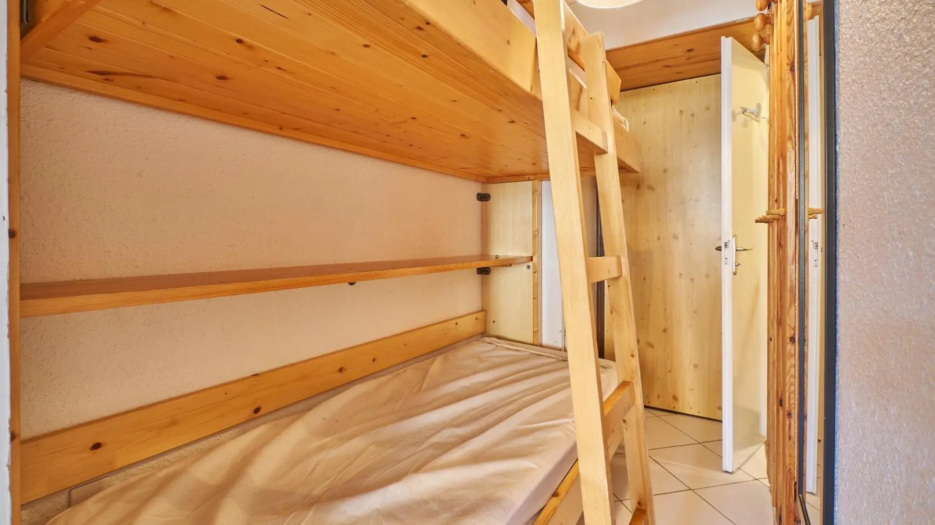 Studio Au Pied Des Pistes Huez France