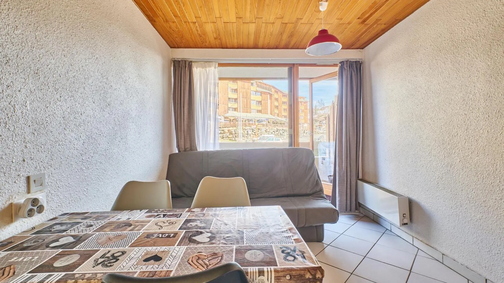 Studio Au Pied Des Pistes Huez Apartment